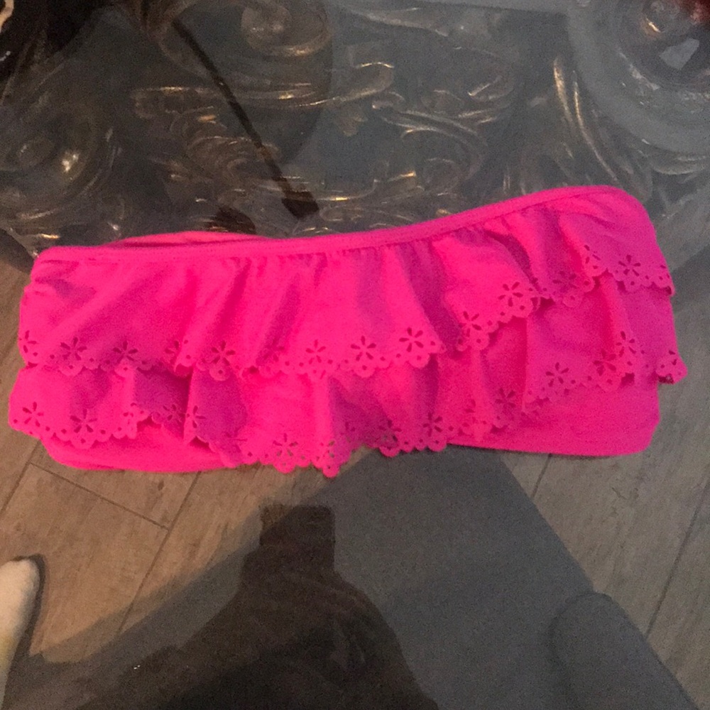 Cute pink bikini top!